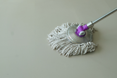 Mocio Mop con Cestello Rotante e Strizzante – Secchio Lavapavimenti Automatico con Panno Microfibra