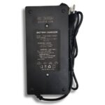 Caricabatterie rapido 6V–48V 2A per bici e monopattini elettrici. Sicuro, compatto e con LED. Ordina ora su Pezzellashop.