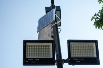 Faro Solare LED 200W Slim IP66 | Pannello Crepuscolare in Alluminio Pressofuso 