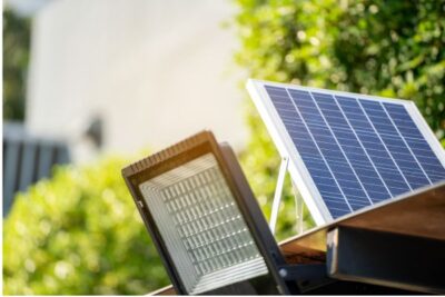 Faro Solare Led 1200W IP67 | Luce Bianca con Pannello e Sensore Crepuscolare 